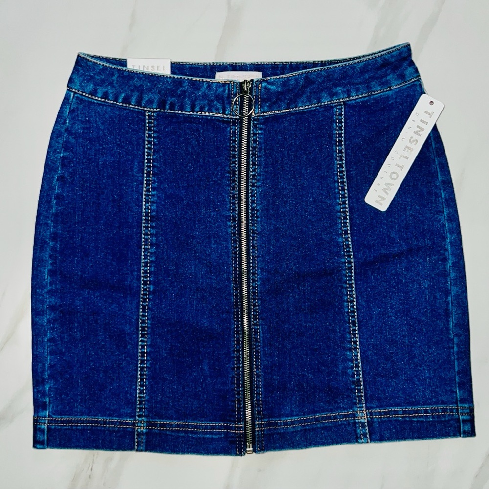 $8 sale Tinseltown Zip Front Denim sizes in stock 7/28w, 11/30w, 13/31w - Picture 2 of 6